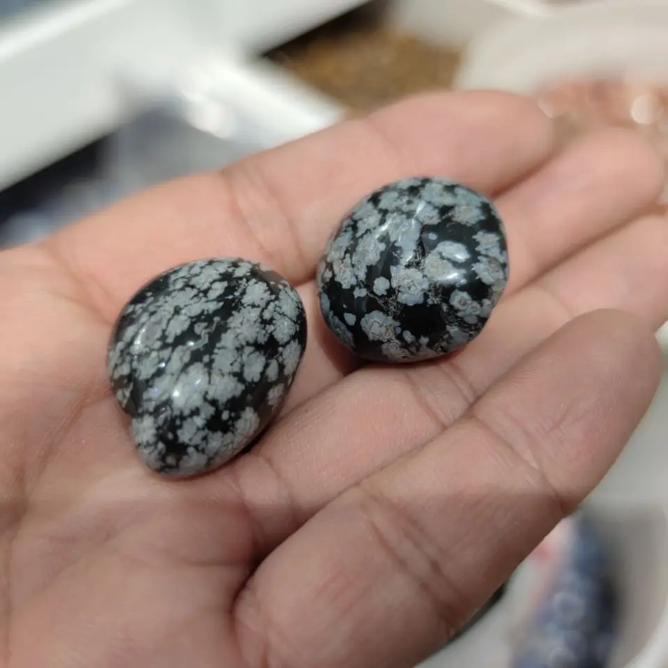 2tk Loomulik Lumehelves obsidian Crystal Palm Kukkunud Kivi Tervendav Isend Massaaž Roosa Loodusliku Kvartsi Kristallid