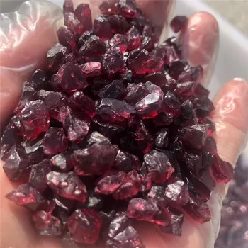 100g Looduslik kristall granaat ja mineraalide reiki töödeldud gemstone esmane gemstone isendid, mida kasutatakse ehete tegemisel