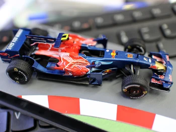 Diecast Mänguasi Mudel 1:43 TORO ROSSO STR3-2008 Sebastian Vettel 2008. Aasta Vormel 1 võidusõiduauto Simulatsiooni Auto Mudel Kingitus,Teenetemärgi