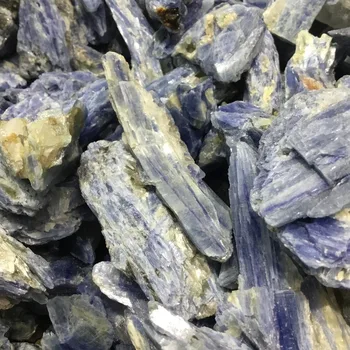Looduslik rought Sinine kristall Toore, küaniit, sillimaniit kivid